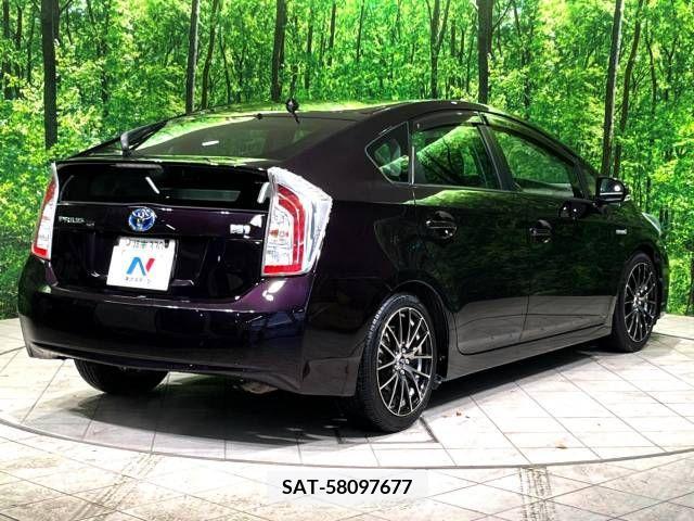 Toyota PRIUS 2013-09 208835-17