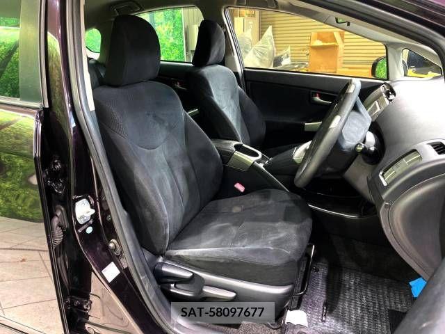 Toyota PRIUS 2013-09 208835-8