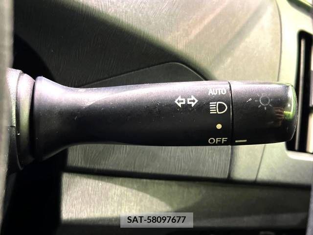 Toyota PRIUS 2013-09 208835-5