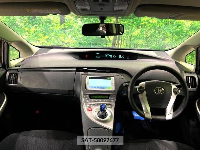 Toyota PRIUS 2013-09 208835-1