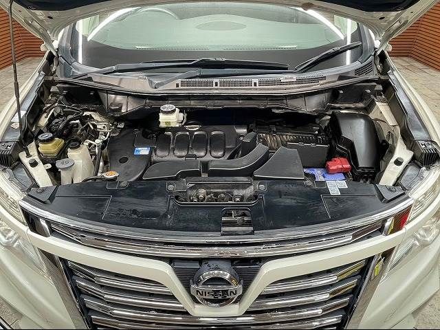 Nissan ELGRAND 2017-02 183427-13
