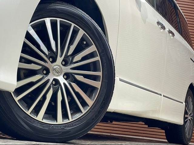 Nissan ELGRAND 2017-02 183427-10