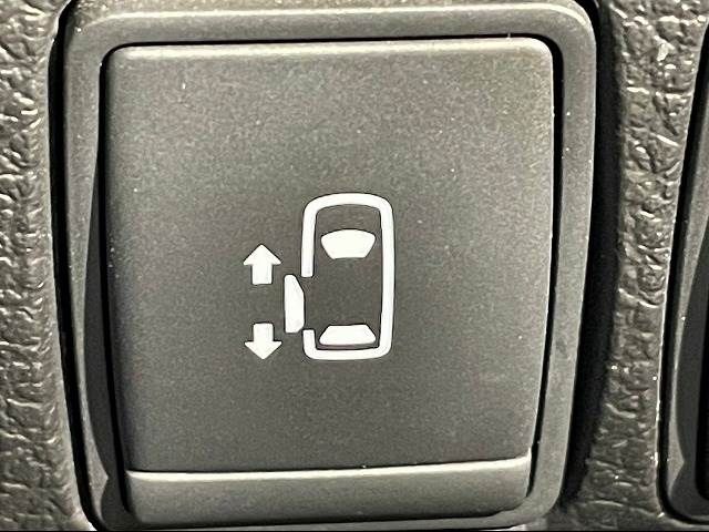 Nissan ELGRAND 2017-02 183427-14