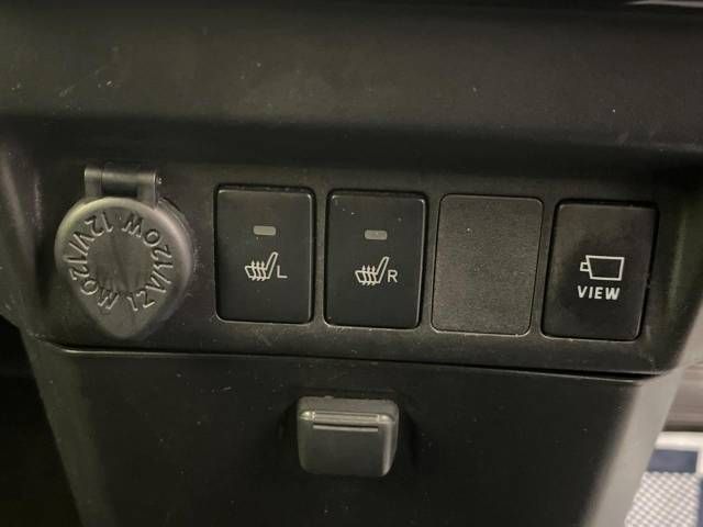 Toyota ROOMY 2019-06 14438-7