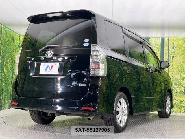 Toyota VOXY 2012-01 321352-18