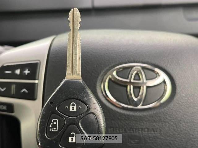 Toyota VOXY 2012-01 321352-6