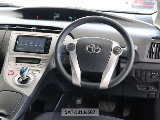 Toyota PRIUS 2014-10 322144-1