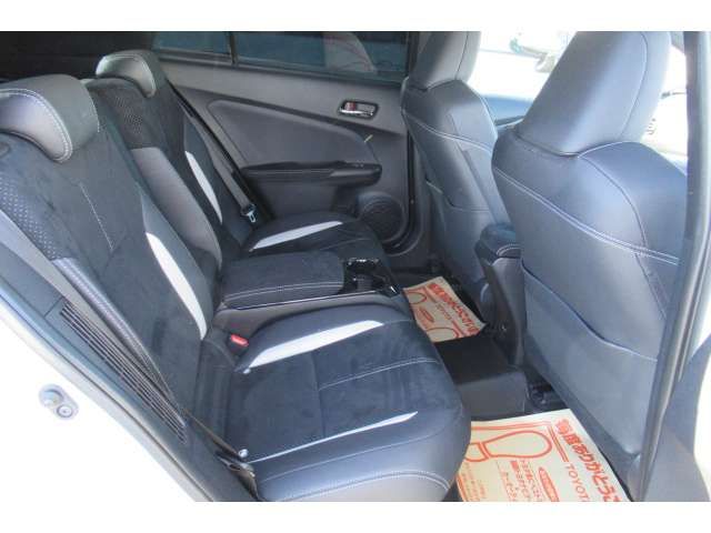 Toyota PRIUS PHV 2018-03 1618-16