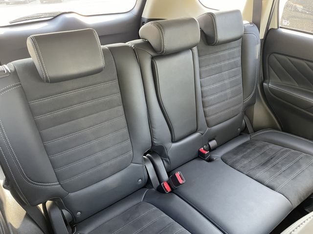 Mitsubishi OUTLANDER PHEV 2019-02 17405-7