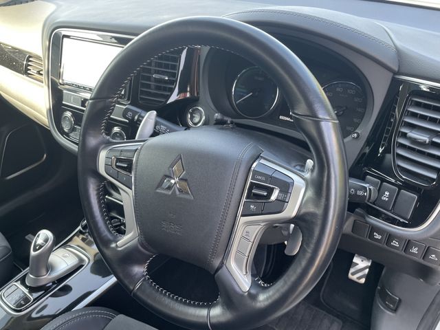 Mitsubishi OUTLANDER PHEV 2019-02 17405-9
