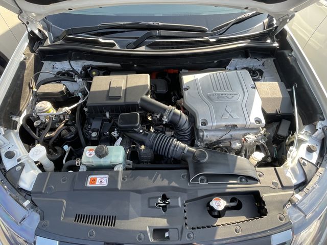 Mitsubishi OUTLANDER PHEV 2019-02 17405-26