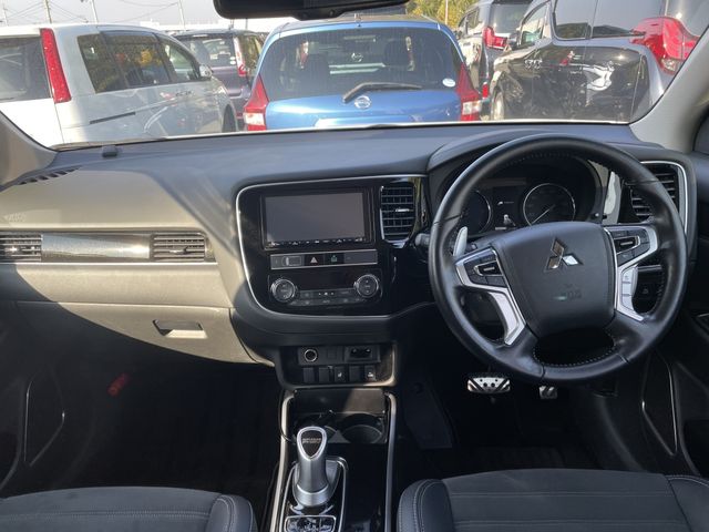 Mitsubishi OUTLANDER PHEV 2019-02 17405-3