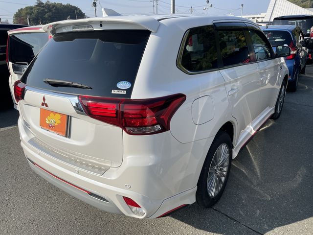 Mitsubishi OUTLANDER PHEV 2019-02 17405-2