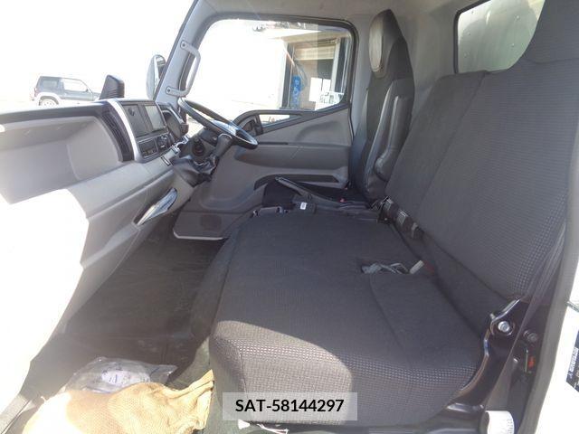 Mitsubishi CANTER 2019-07 242856-17