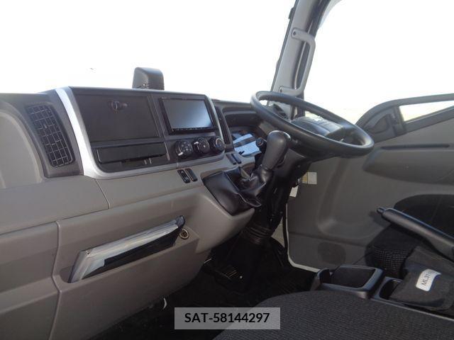 Mitsubishi CANTER 2019-07 242856-1