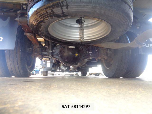 Mitsubishi CANTER 2019-07 242856-12