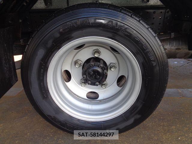 Mitsubishi CANTER 2019-07 242856-10