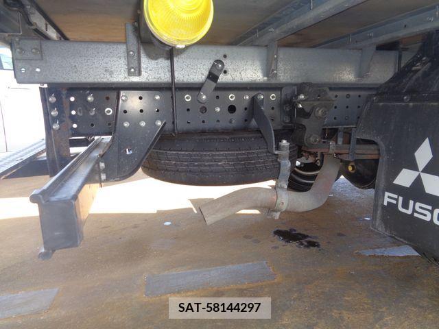 Mitsubishi CANTER 2019-07 242856-11