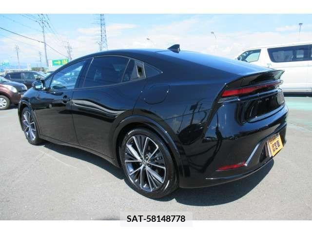 Toyota PRIUS 2023-11 393359-5