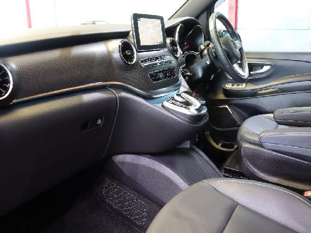 Mercedes Benz V-CLASS 2020-02 13480-7