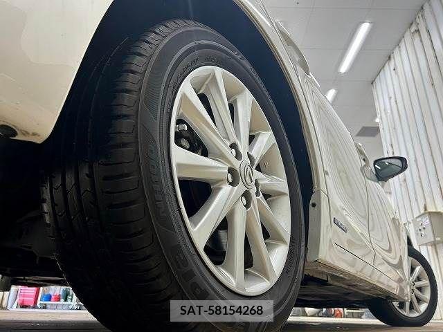Lexus CT 2012-02 322682-18