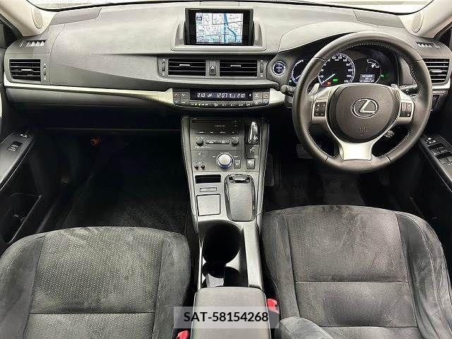 Lexus CT 2012-02 322682-1