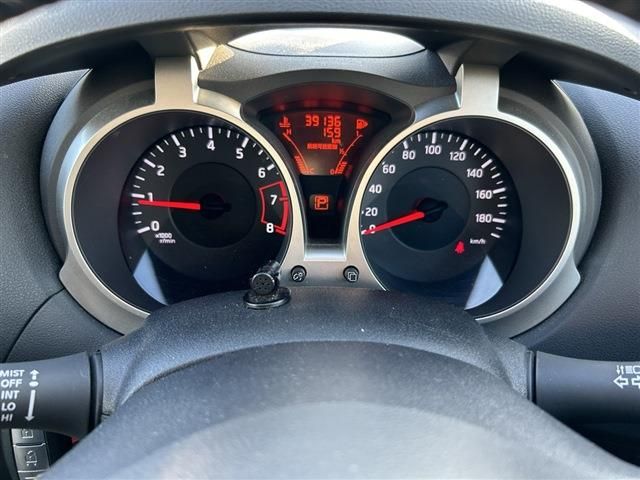 Nissan JUKE 2011-10 27682-5