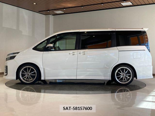 Toyota VOXY 2014-02 352910-1
