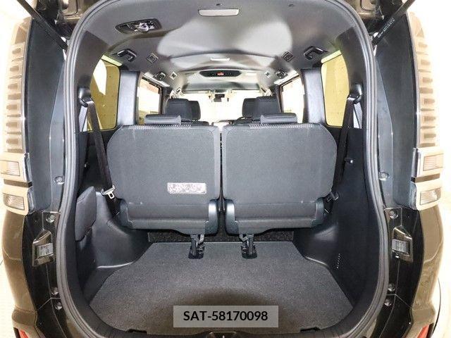 Toyota VOXY 2018-10 370382-8