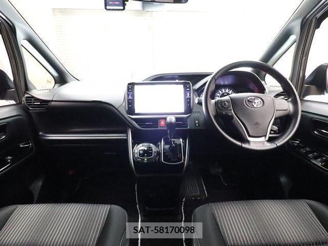 Toyota VOXY 2018-10 370382-2