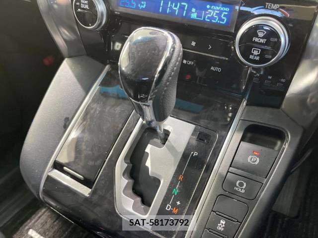 Toyota VELLFIRE 2019-03 210636-16