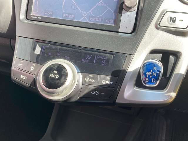 Toyota PRIUS ALPHA 2012-03 3119-8