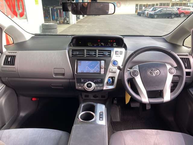Toyota PRIUS ALPHA 2012-03 3119-2