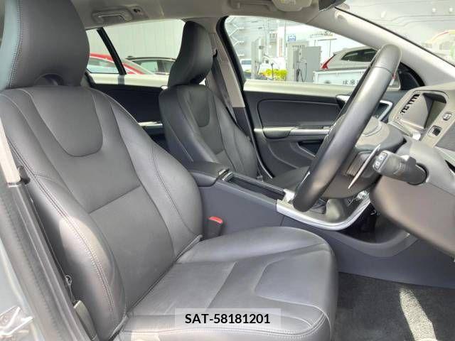 Volvo V60 2015-06 381009-10