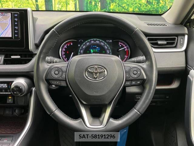 Toyota RAV4 2019-07 215262-11