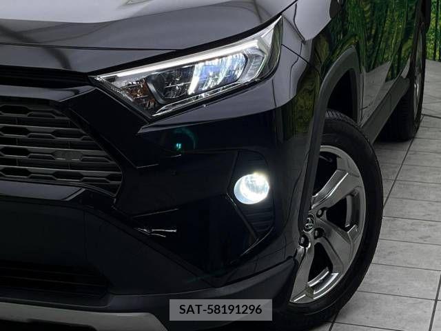 Toyota RAV4 2019-07 215262-12