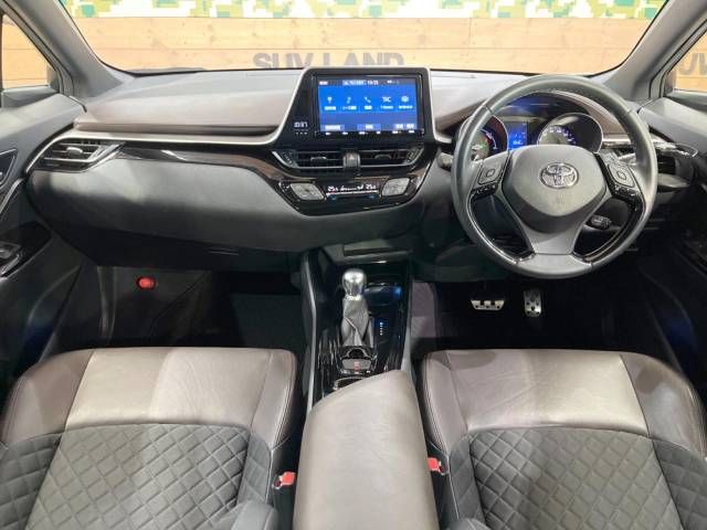 Toyota C-HR 2019-03 14379-1