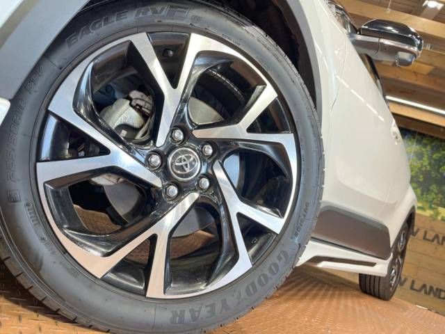 Toyota C-HR 2019-03 14379-12
