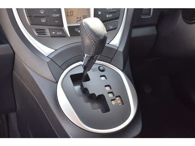Toyota RACTIS 2012-03 2887-5