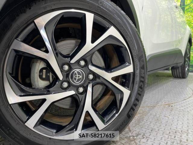 Toyota C-HR 2017-05 379433-13