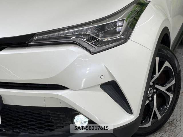 Toyota C-HR 2017-05 379433-12