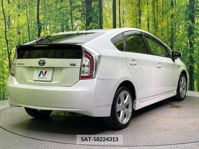 Toyota PRIUS 2013-07 343805-17