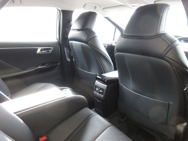 Toyota Mirai 2018-07 726-8