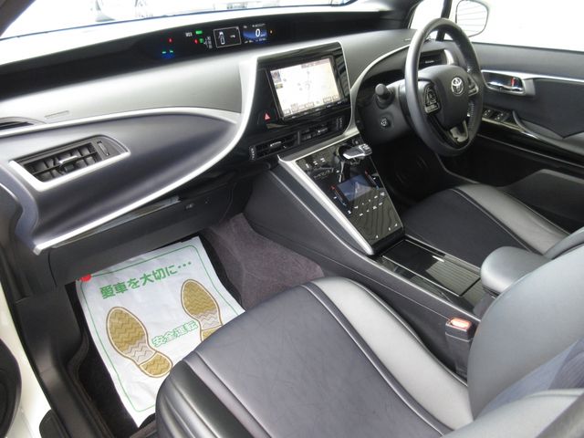 Toyota Mirai 2018-07 726-13
