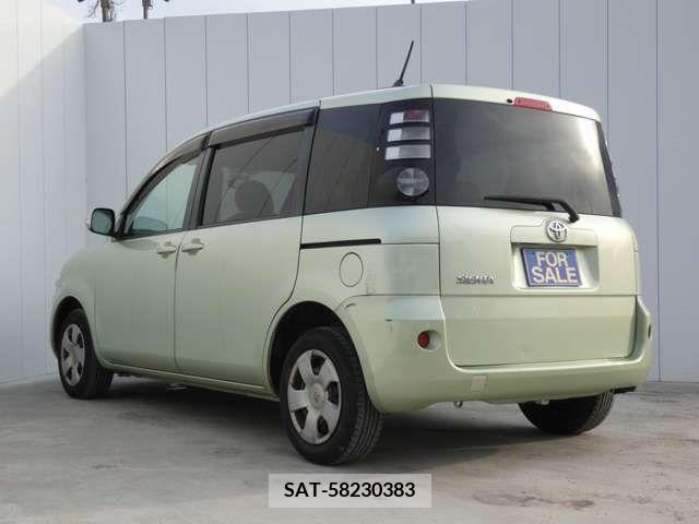 Toyota SIENTA 2007-11 385902-6