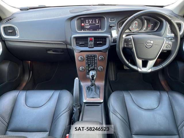 Volvo V40 2019-09 394878-1