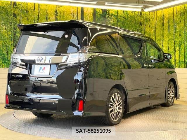 Toyota VELLFIRE 2017-10 369776-18