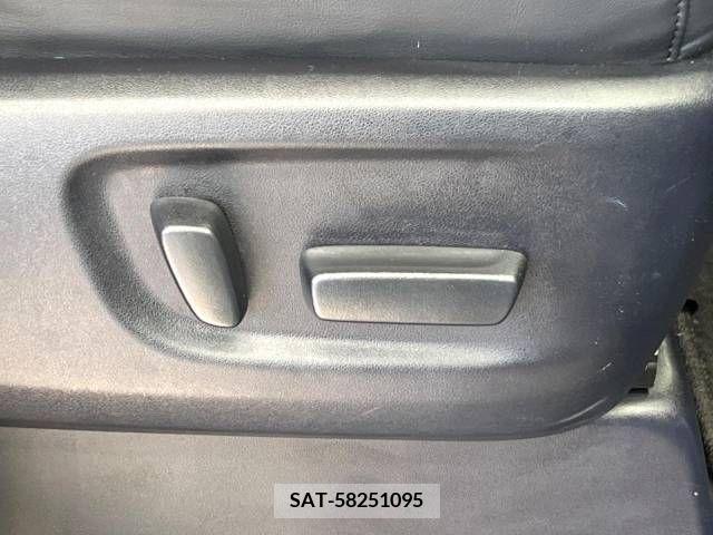 Toyota VELLFIRE 2017-10 369776-6
