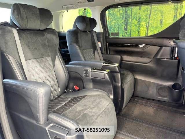 Toyota VELLFIRE 2017-10 369776-9