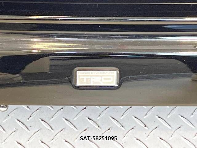 Toyota VELLFIRE 2017-10 369776-2